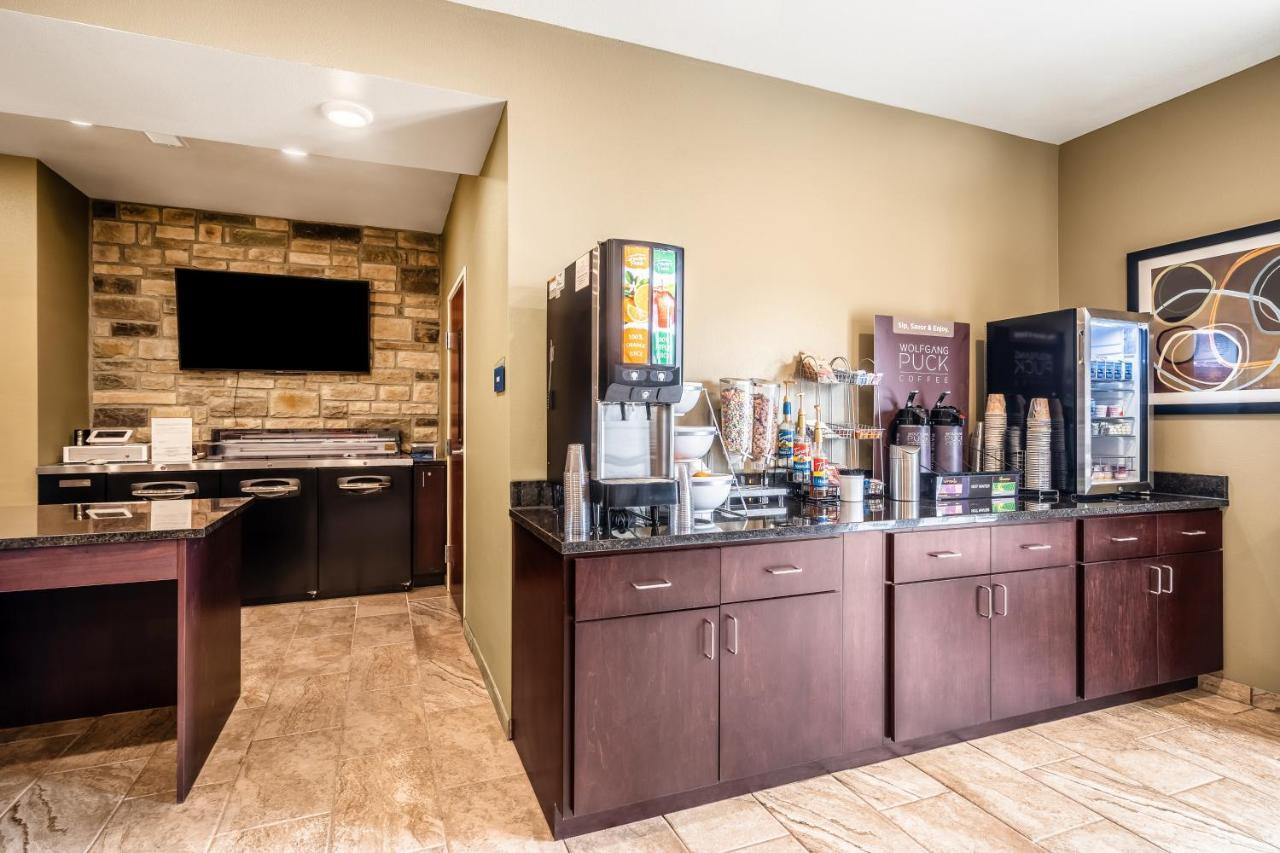 Cobblestone Hotel & Suites - Newport المظهر الخارجي الصورة